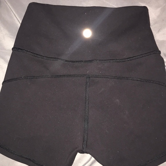 lululemon spandex shorts size 2 - Picture 2 of 3